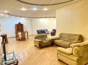 Modern Duplex Large 3bedroom, 3bathroom apt with Awesome View City Cente